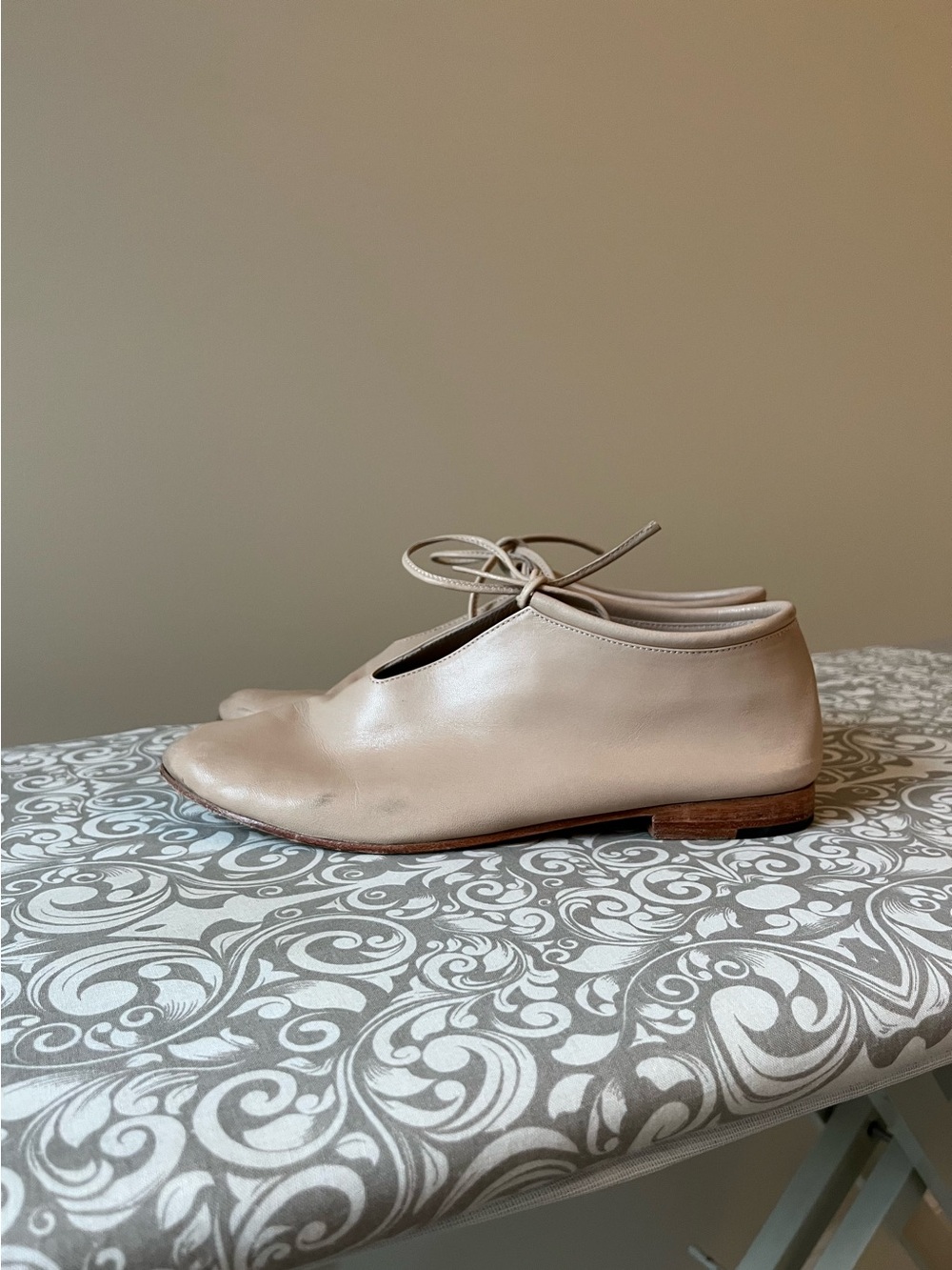 Martiniano Kid Leather Booties in Antelope